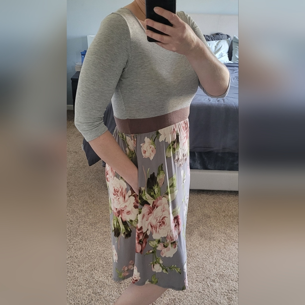 Gray Floral 3/4 sleeves midi dress with pockets